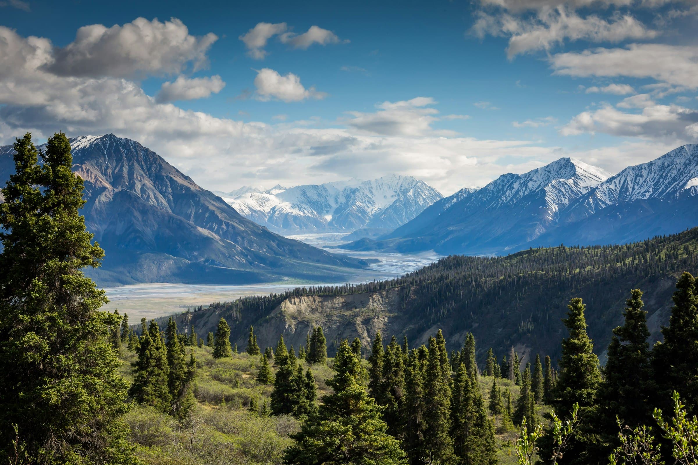 Mountain landscape under clear sky in the Pacific Northwest
